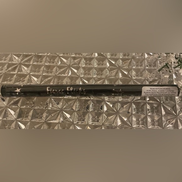 NWT Ciate London Fierce Flicks Liquid Eyeliner Pen Black Sealed - Picture 5 of 8